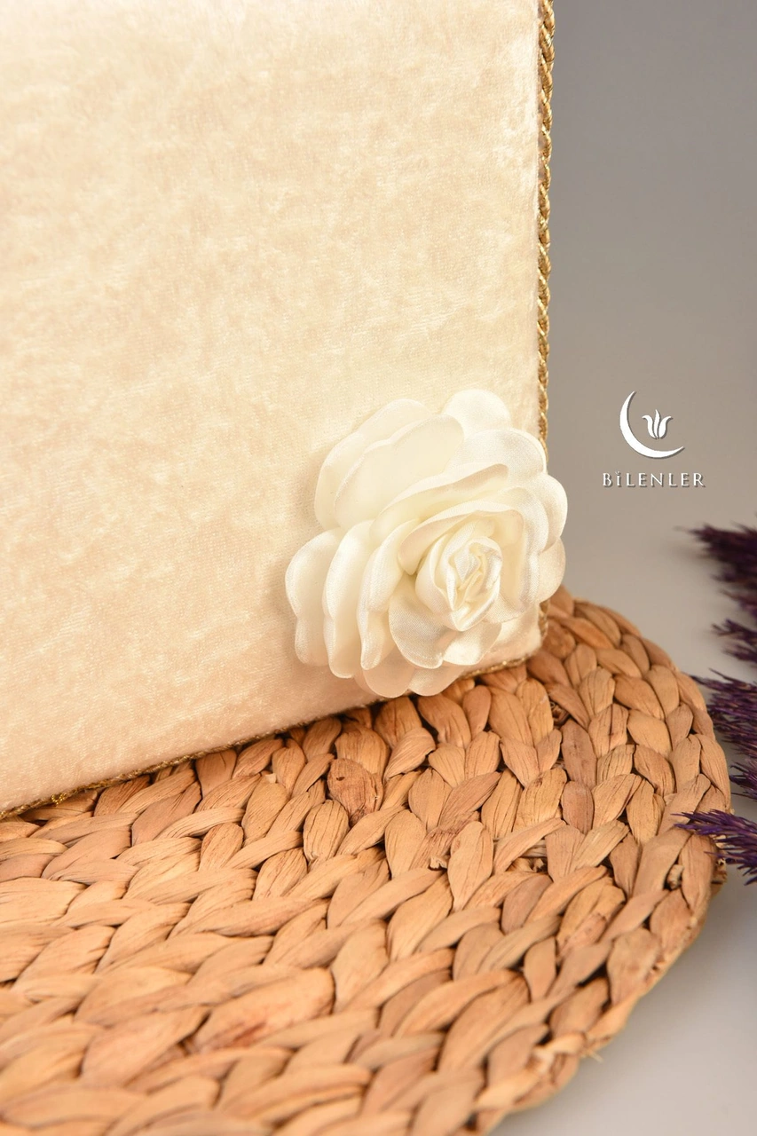 İnci Ahşap Kadife Kutulu Kur'an-ı Kerim Çeyizlik-hediyelik Set Krem Renk