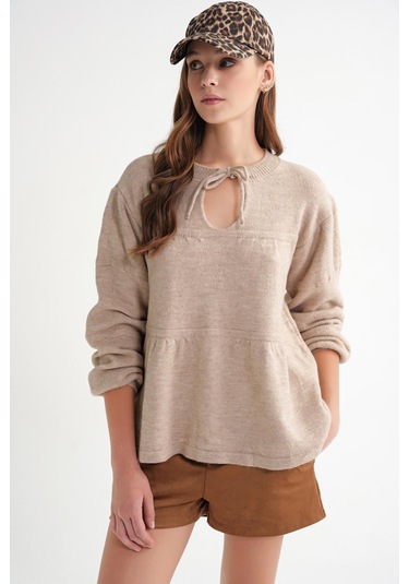 6950 Kadın Yakası Bağcıklı Pileli Triko Kazak Bej Bej