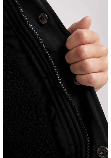 Defacto Erkek Çocuk Su İtici Çıkarılabilir Kürk Kapüşonlu Pelüş Astar Kaban A2260A823CWBK27 Siyah