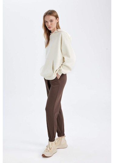 Defacto Regular Fit Beli Paçası Lastikli Cepli Uzun Boy Jogger Eşofman Altı S8381AZ24WNBN534 Kahve Defacto Regular Fit Beli Paçası Lastikli Cepli Uzun Boy Jogger Eşofman Altı S8381AZ24WNBN534 Kahve