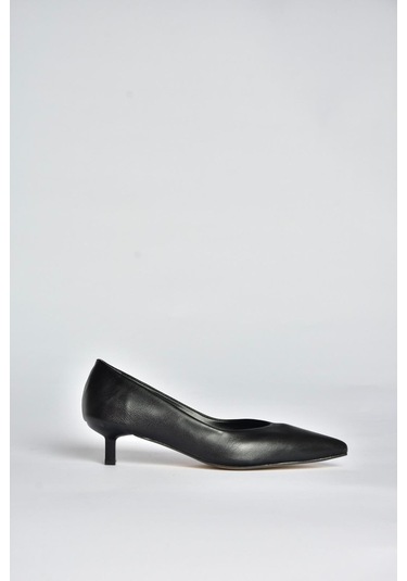 Fox Shoes V404090309 Siyah Sivri Burun Alçak Topuklu Kadın Ayakkabı Siyah