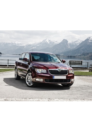 Skoda Superb 2009-2013 Ön Panjur Panel Sol Üst Kapağı 3T0807081
