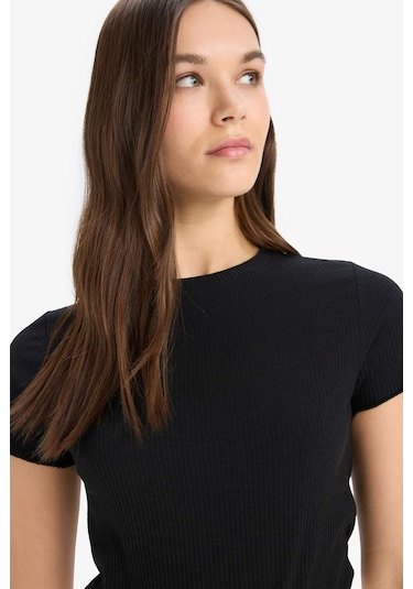 DeFacto Fitted Bisiklet Yaka Basic Düz Fitilli Kaşkorse Kısa Kollu Siyah Tişört K7064AZ25SMBK81