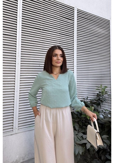 Mint Uzun Truvakar Kol, Öpücük Yaka, Ponponlu Kumaş Basic Kesim Bluz - Tesettüre Uygun Mint