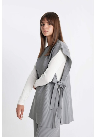 Defacto Regular Fit Bisiklet Yaka Basic Düz Yan Bağlamalı Triko Süveter Y1323AZ24AUGR422 Gri