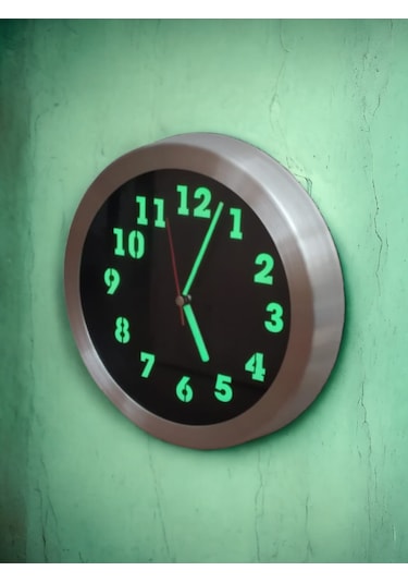 Fosforlu Gece Parlayan Görünen Metal Salon Duvar Saati Çap 26 Cm Siyah