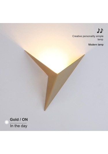Novahub Altın Minimalist Üçgen Led Duvar Lambası, İskandinav Tarzı Oturma Odası Işıkları, Basit Aydınlatma, Yatak Odası İçin Altın