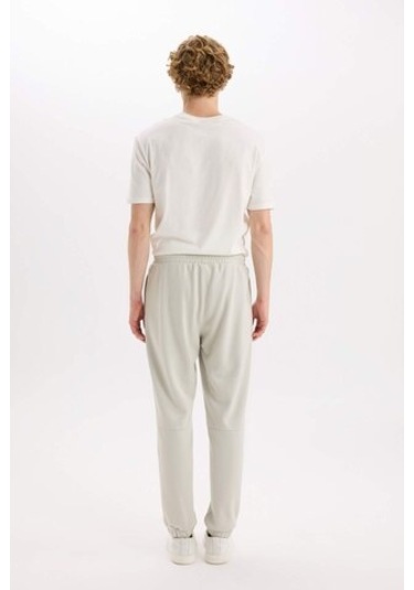 DeFacto Regular Fit İnce Eşofman Altı Fermuar Cepli Beli Bağcıklı Lastikli Paça B3657AX25SPGR437 DeFacto Regular Fit İnce Eşofman Altı Fermuar Cepli Beli Bağcıklı Lastikli Paça B3657AX25SPGR437