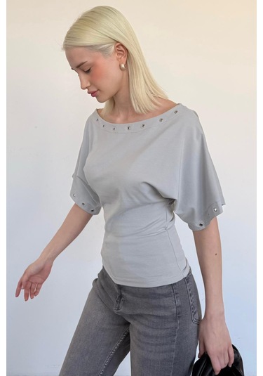 Madmext Boyalı Gri Off Shoulder Metal Detaylı Kadın Bluz Mg2671