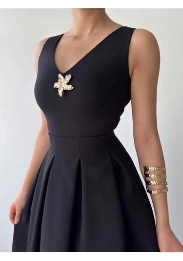 Late Yıldız Detaylı Elbise Siyah