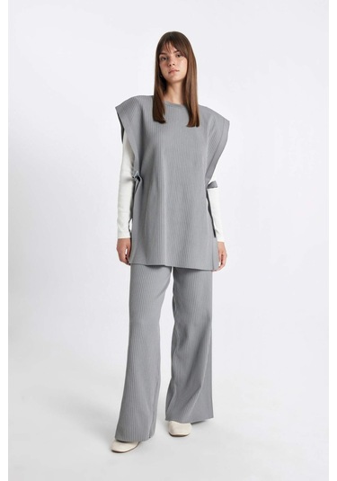 Defacto Regular Fit Bisiklet Yaka Basic Düz Yan Bağlamalı Triko Süveter Y1323AZ24AUGR422 Gri