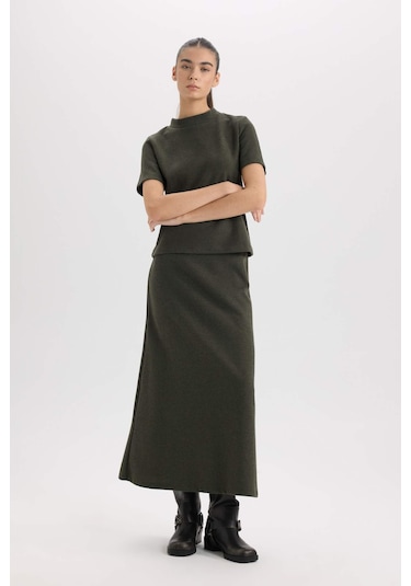 DeFacto A Kesim Esnek Belli Basic Düz Normal Bel Maxi Etek D5407AX24AUKH70 Haki DeFacto A Kesim Esnek Belli Basic Düz Normal Bel Maxi Etek D5407AX24AUKH70 Haki