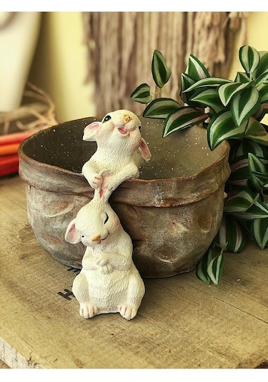 Florada Sepetten Sarkan Sevimli Tavşanlar Dekoratif Saksı