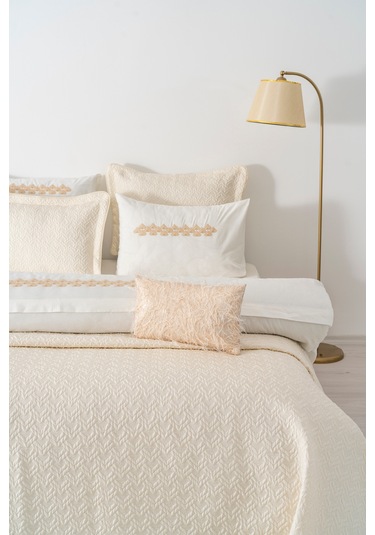 Parla Ekru Nakışlı Çift Kişilik Nevresimli Pike Seti - 8 Parça Çeyiz Seti Ekru