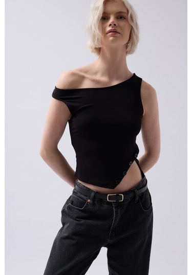 Soonaksesuar Kayık Yaka Yırtmaç Detay Bluz Siyah