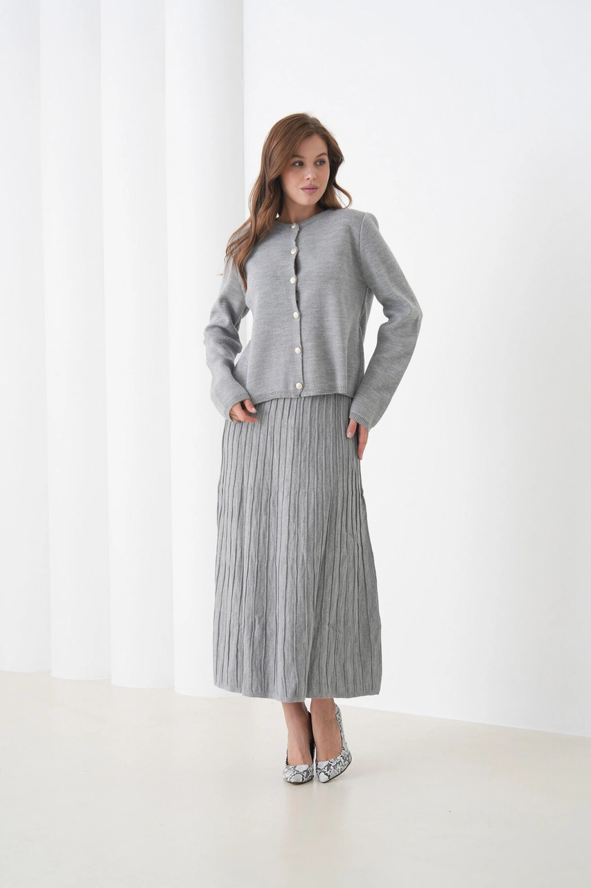 Kadın Pileli Etek Kazağı Düğmeli Tesettüre Uygun Örgü Triko Etekli Ceket Takım Gri