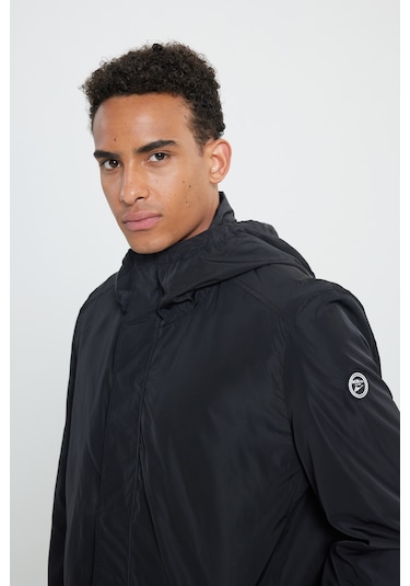 AC&Co / Altınyıldız Classics Erkek Sıyah Standart Fit Normal Kesim Kapüşonlu Dik Yaka Trençkot Siyah AC&Co / Altınyıldız Classics Erkek Sıyah Standart Fit Normal Kesim Kapüşonlu Dik Yaka Trençkot Siyah