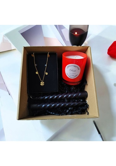 Denic Hediye Seti Kokulu Kırmızı Bardak Mum Yonca Kolye Burgulu Mum