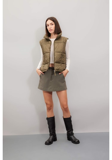 Defacto Su Geçirmez Şişme Yelek Dik Yaka Fermuarlı Cepli Etek Ucu Ayarlanabilir Lastikli Mevsimlik A0979AX24AUKH6 Haki Defacto Su Geçirmez Şişme Yelek Dik Yaka Fermuarlı Cepli Etek Ucu Ayarlanabilir Lastikli Mevsimlik A0979AX24AUKH6 Haki