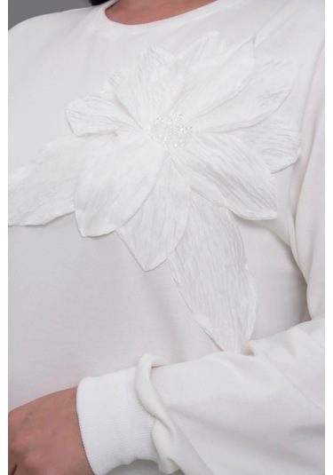 Çiçek Aplikeli Sweatshirt Beyaz