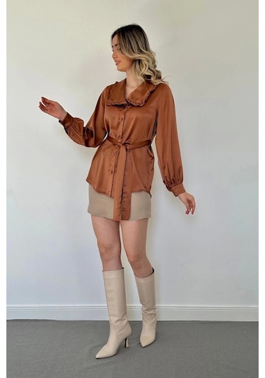 Kahverengi Yakası Fırfırlı Kuşaklı Saten Gömlek Kahve