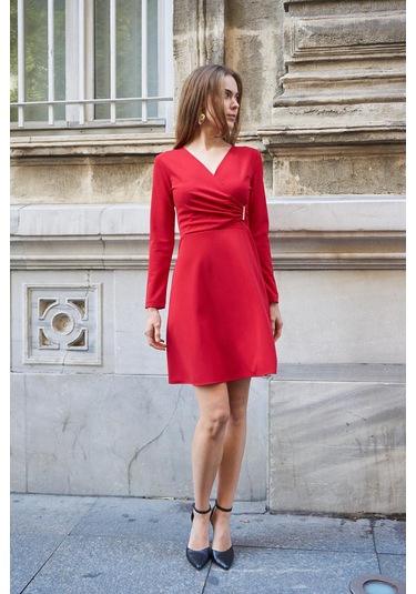 Kadın Likralı Krep Kumaş Kruvaze Anvelop Büzgülü Eteği Çan Uzun Kol Diz Boy Elbise-kırmızı Kırmızı