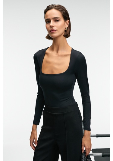 ZAFEEA Kadın Havuz Yakalı Esnek Kumaşlı Çıtçıtlı Siyah Bluz