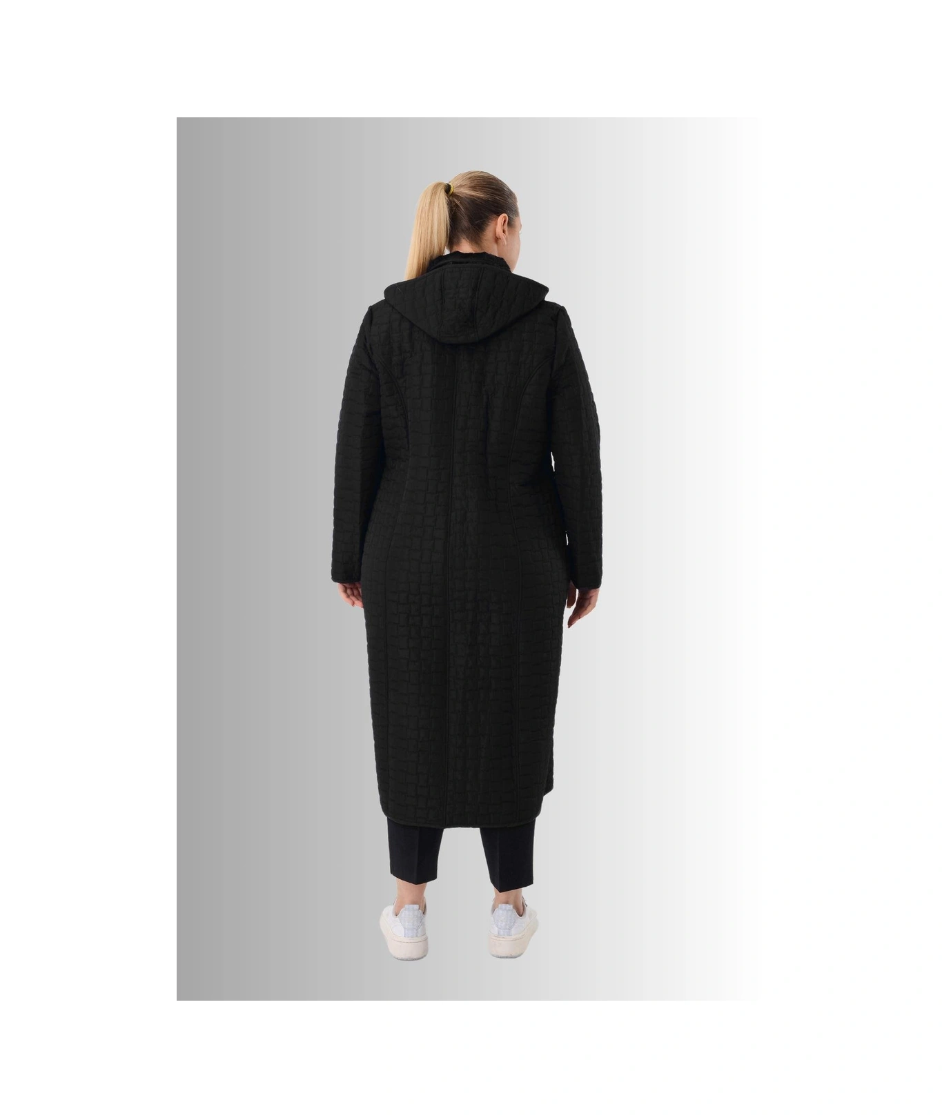 Büyük Beden Siyah Renkli Kapşonlu Uzun Kapitone Mont Siyah