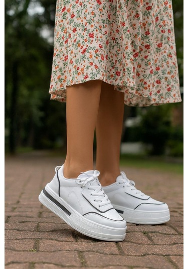 Kadın Günlük Yüksek Taşlı Taban Rahat Kalıp Yürüyüş Ve Ortopedik Spor Ayakkabı Bej Beyaz