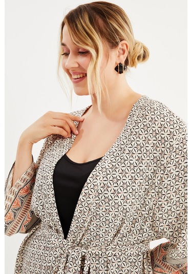 Desenli Kemer Detaylı Kimono - Krem