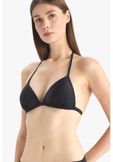 Defacto Regular Fit Üçgen Bikini Üstü-fall İn Love E1692ax25smbk81 Siyah Defacto Regular Fit Üçgen Bikini Üstü-fall İn Love E1692ax25smbk81 Siyah