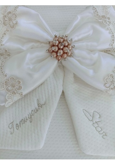 Yenidoğan Sahra Taç Nakışlı Plazma Taşlı Güpürlü Fiyonklu Duvaklı Trilüks Kundak Bebek Battaniyesi Sütlü Kahve Sütlü Kahverengi