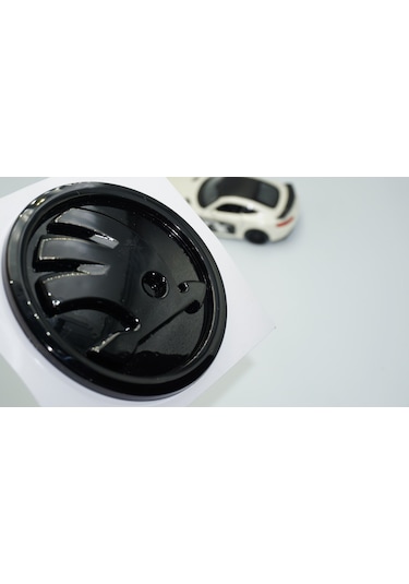 Dk Tuning Skoda Ön Kaput 9cm Yeni Nesil Parlak Siyah Logo Amblem
