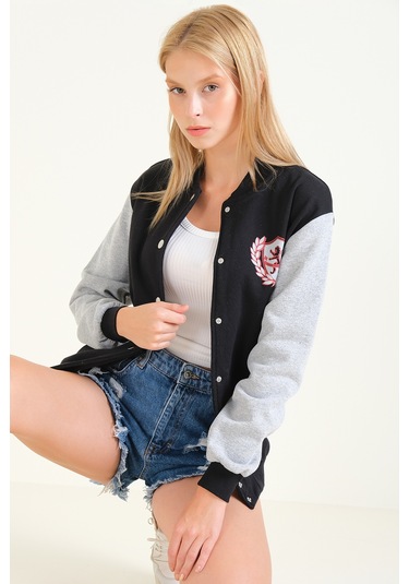 Giyi Dünyası Kadın Çıtçıtlı Şardonlu Kolej Sweatshirt Siyah 001