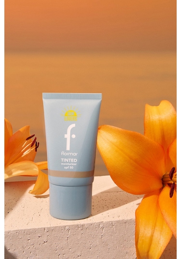 Flormar Sun Lovers Nemlendirici Etkili & Doğal Bitişli Renkli Güneş Koruyucu SPF50 007 Warm Honey