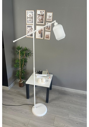 Wingmn Beyaz Cam Lambader Makas Gövde Modern Metal Oturma Odası Zemin Lambası Beyaz