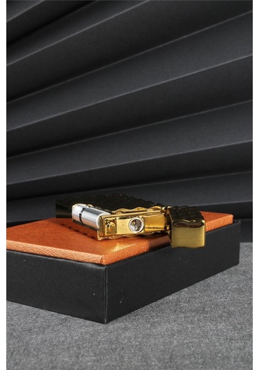 Silvio Monetti Altın Renk Özel Tasarım Kapaklı Gazlı Çakmak 24csm874mr03