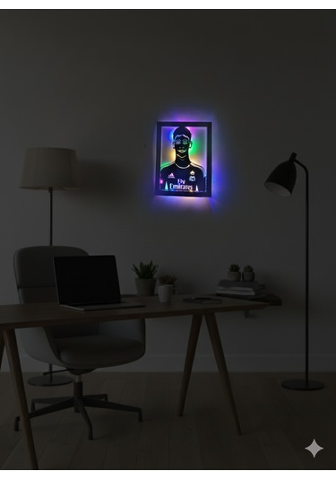 Real Madrid Arda Güler Temalı Led Aydınlatmalı Duvar Çerçevesi