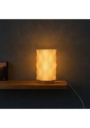 Dalgalı Tasarım Masa Lambası Beyaz