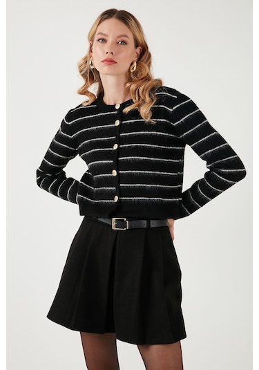 Lela Standart Fit Çizgili Yumuşak Dokulu Crop Triko Bayan Hırka 4615551 Siyah Lela Standart Fit Çizgili Yumuşak Dokulu Crop Triko Bayan Hırka 4615551 Siyah