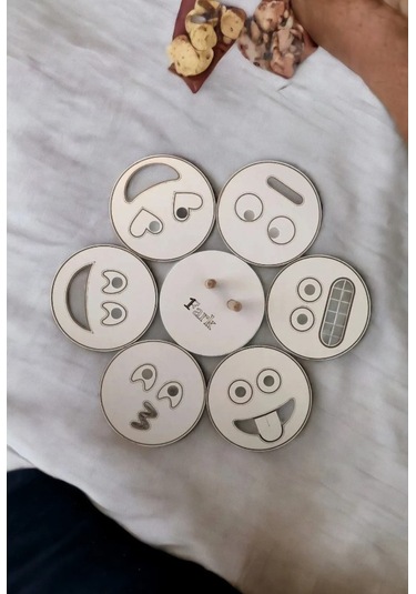 Ahşap Figürlü 6'lı Bardak Altlığı - Emojiler - Beyaz - Lazer Çizm Beyaz