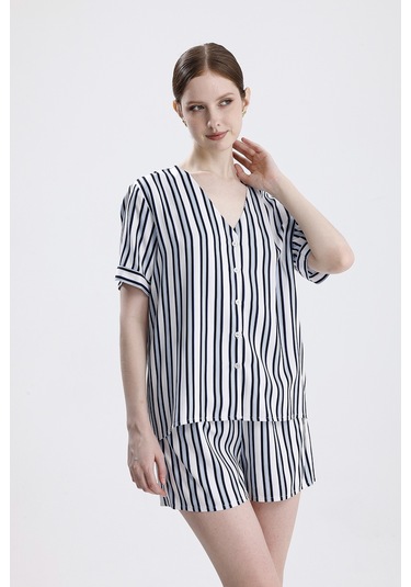 Laperissa Kadın Çizgili Şortlu Pijama Takımı Kısa Kollu, Önden Düğmeli, Yazlık Ev Giyim Çok Renkli