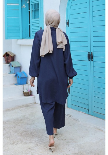 Büzgü Detaylı Tesettür Lacivert Takım Lacivert