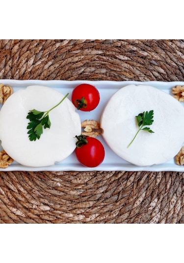 BURAĞIN BAHÇESİ TAM YAĞLI KAYNATILMIŞ İNEK LAVAŞ PEYNİR 3 KG