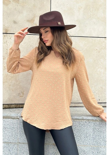 Kadın Camel Uzun Truvakar Kol, Öpücük Yaka, Ponponlu Kumaş Basic Kesim Bluz - Tesettüre Uygun Taba