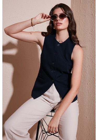 Lela Regular Fit Bisiklet Yaka Kolsuz Düğmeli Basic Bluz Bayan Yelek 65200004 Lacivert