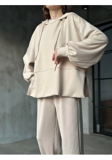 Kadın Oversize Fermuarlı Kapüşonlu Sweatshirt Pileli Paça Tesettüre Uygun Spor Şık Eşofman Takımı Bej Kadın Oversize Fermuarlı Kapüşonlu Sweatshirt Pileli Paça Tesettüre Uygun Spor Şık Eşofman Takımı Bej