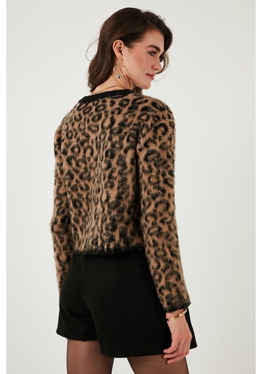 Lela Standart Fit Leoparlı Yumuşak Dokulu Crop Bayan Hırka 4614502 Leopar
