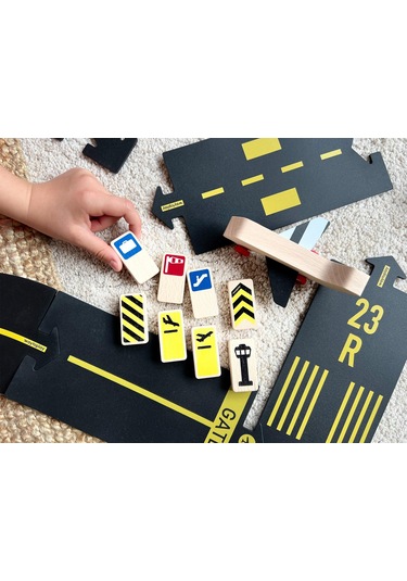 Waytoplay - Roadblocks Set Airport Signs