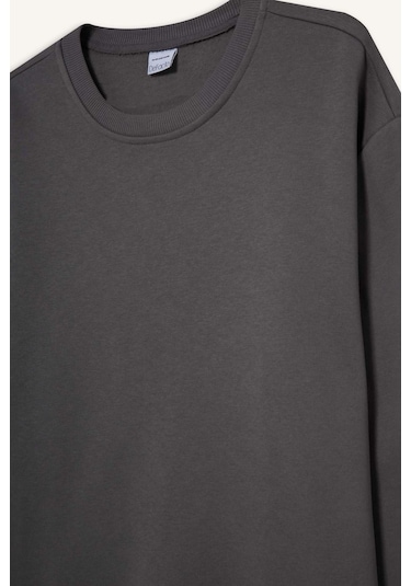 Defacto Relax Fit Bisiklet Yaka Kalın İçi Yumuşak Tüylü Basic Düz Sweatshirt T5139az25augr438 Gri Defacto Relax Fit Bisiklet Yaka Kalın İçi Yumuşak Tüylü Basic Düz Sweatshirt T5139az25augr438 Gri
